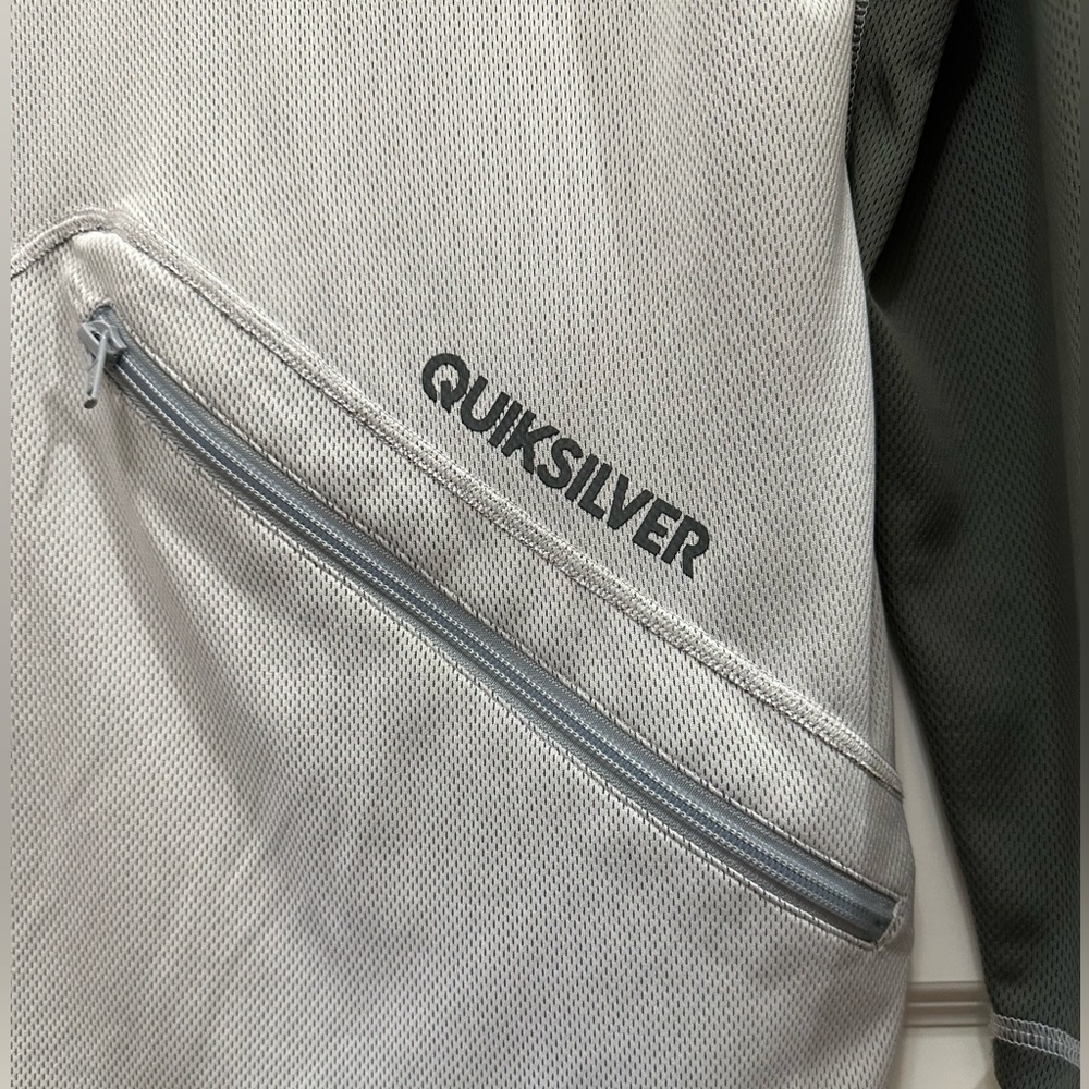 Quicksilver Long Sleeve Rashguard, Small - Picture 4 of 7